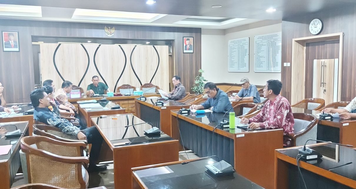 Rapat Kerja Bapemperda dengan Bagian Hukum Setda Rembang