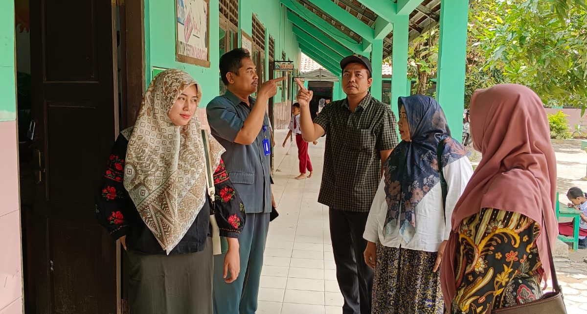 Kunjungan Kerja dalam daerah Komisi IV DPRD Kabupaten Rembang di SDN Tlogotunggal 2 Kecamatan Sumber