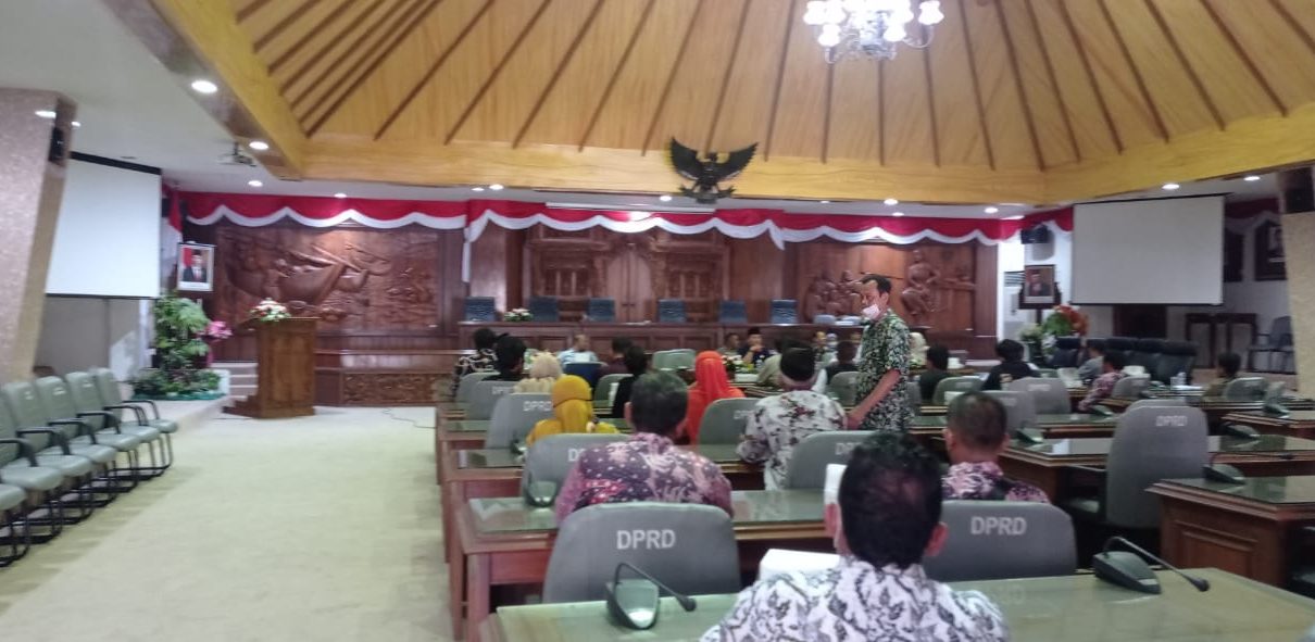 Audensi DPRD Kabupaten Rembang dengan masyarakat logede