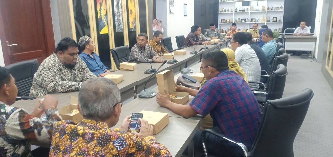 Kunjungan kerja Wakil Ketua II, Komisi III dan IV DPRD Kabupaten Rembang di DPRD Kabupaten Gresik
