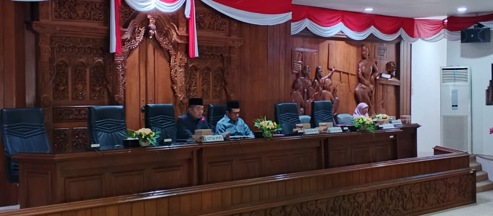 RAPAT PARIPURNA PERSETUJUAN KODE ETIK DAN TATA BERACARA