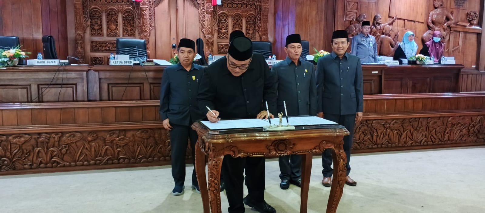 RAPAT PARIPURNA PERSETUJUAN RANCANGAN KUA PPAS PERUBAHAN TAHUN ANGGARAN 2025