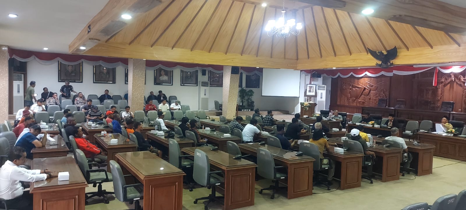 DPRD KEMBALI TERIMA AUDENSI DARI FMPL, GMNI DAN HMI