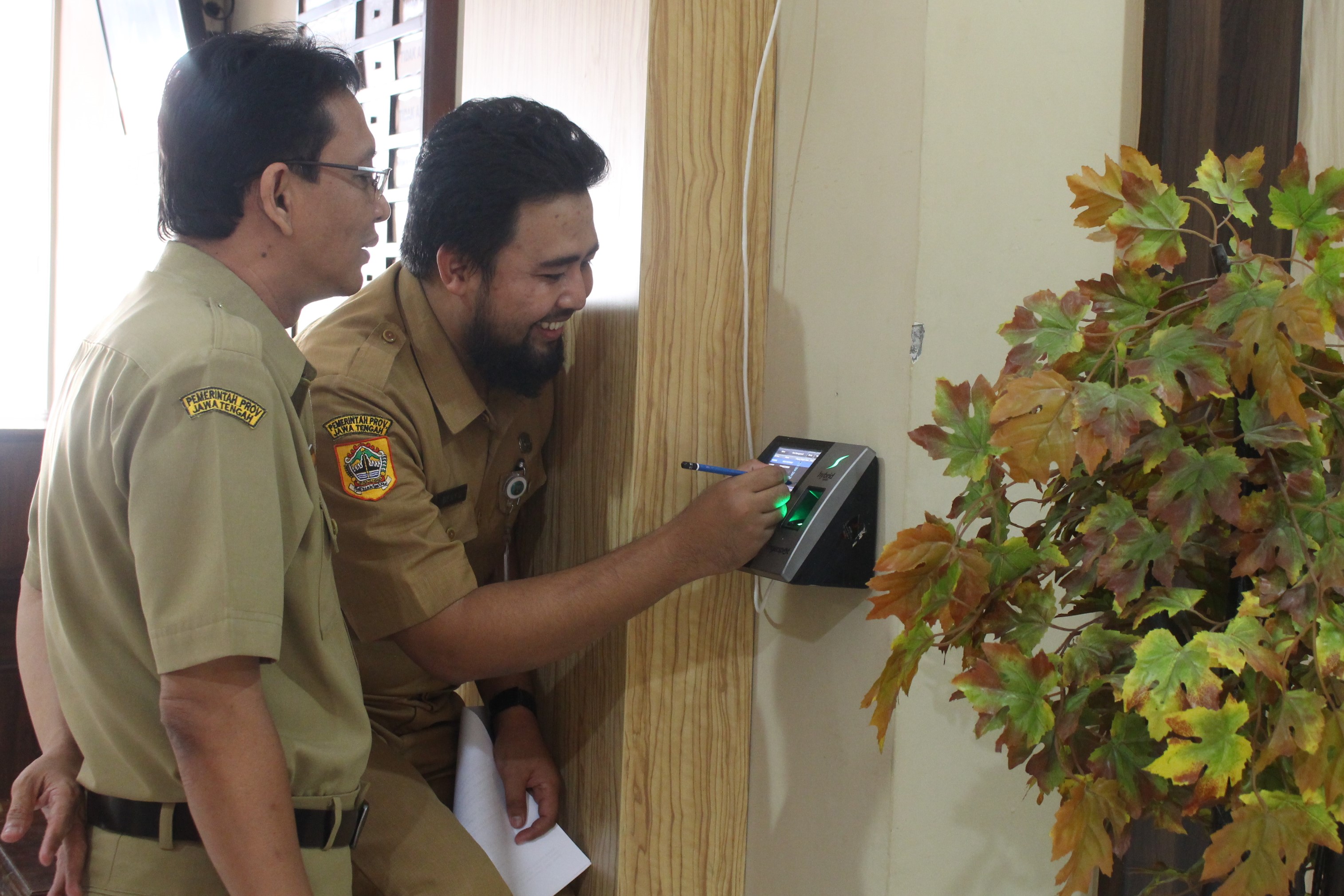 Sekretariat DPRD Siap Fingerprint Online