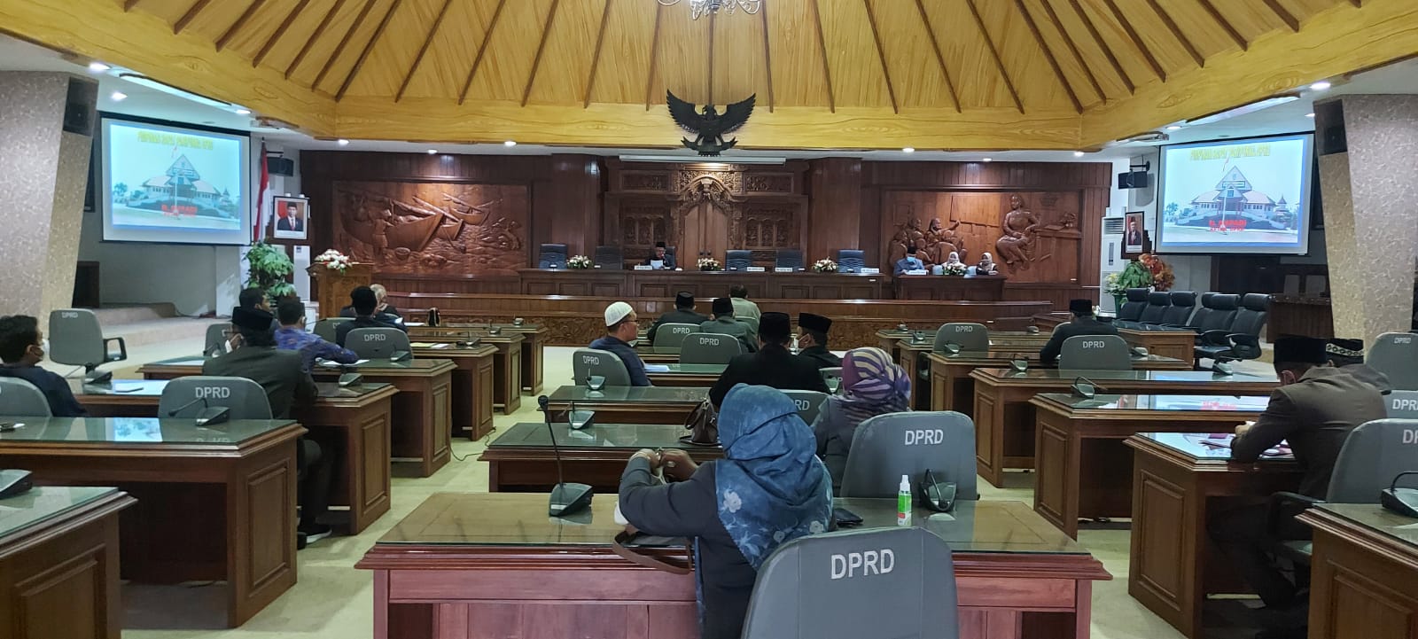 RAPAT PARIPURNA INTERNAL PENYUSUNAN REKOMENDASI LKPJ BUPATI TAHUN ANGGARAN 2021