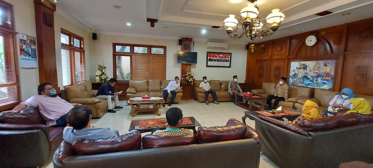 KUNJUNGAN KERJA PIMPINAN DAN ANGGOTA KOMISI IV DPRD KABUPATEN REMBANG DI DPRD KABUPATEN SRAGEN