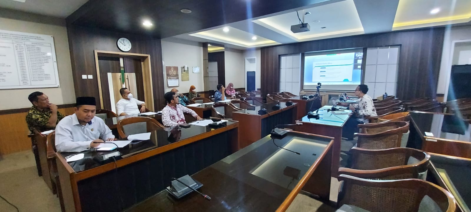 FOCUS GROUP DISCUSSION RAPERDA INISIATIF UMKM