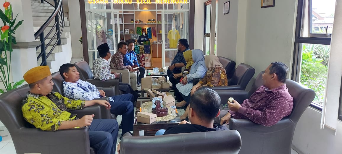 KUNJUNGAN KERJA PIMPINAN  DAN ANGGOTA KOMISI IV  DPRD KABUPATEN REMBANG DI DPRD KABUPATEN LAMONGAN