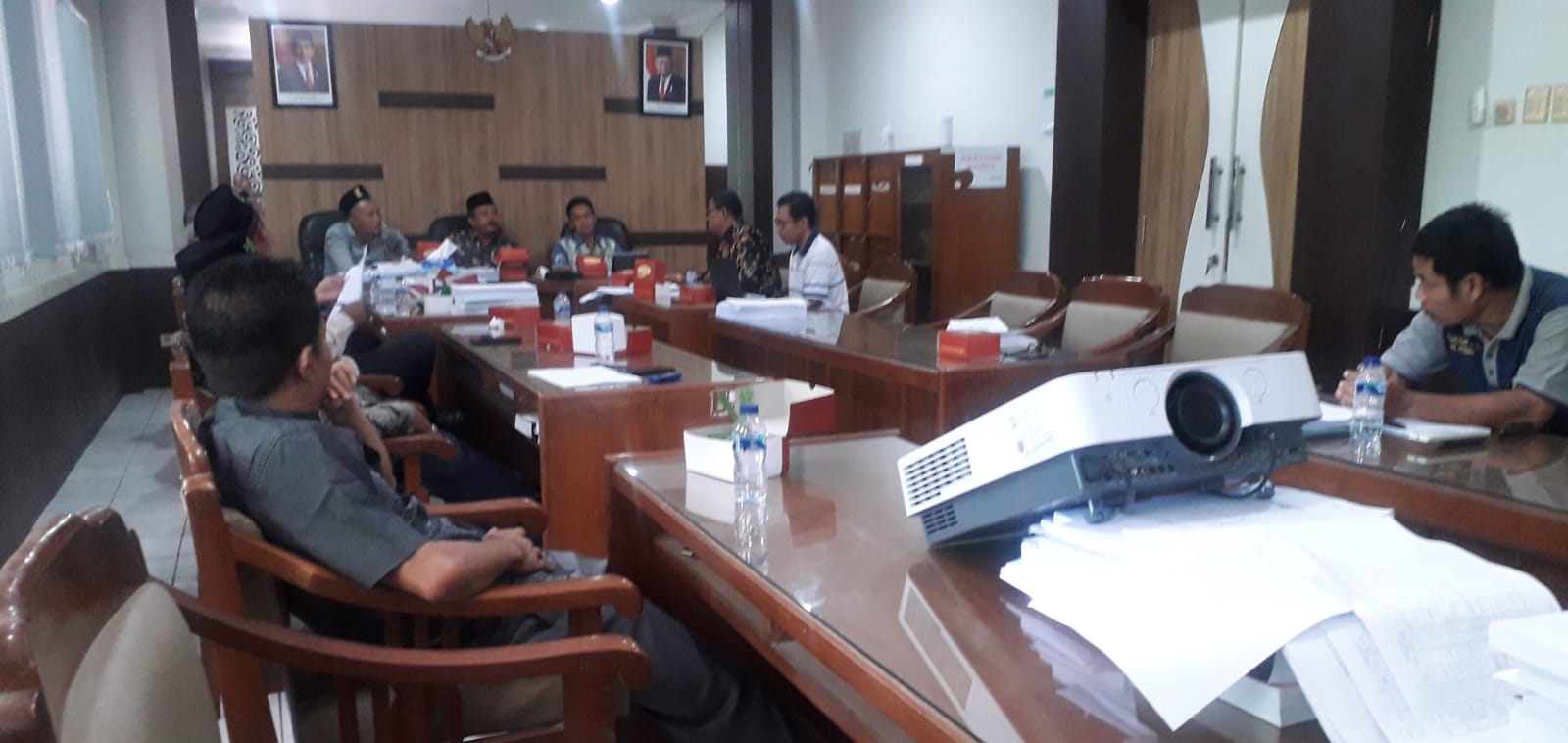 RAPAT KERJA KOMISI III DPRD KABUPATEN REMBANG DENGAN BAGIAN PENGADAAN BARANG DAN JASA  SETDA KABUPATEN REMBANG TERKAIT DENGAN EVALUASI KEGIATAN PADA                             TAHUN ANGGARAN 2022
