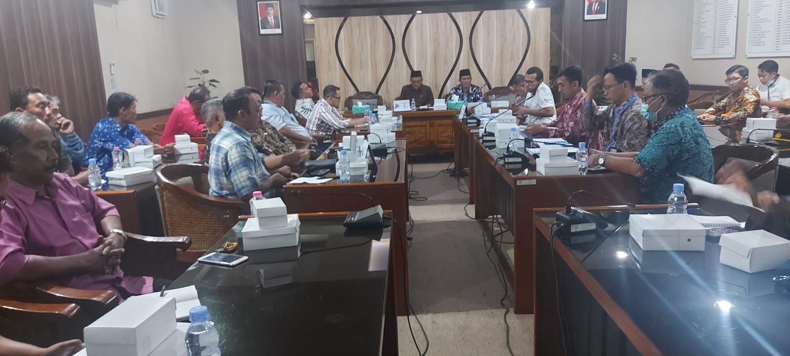 Audensi Komisi II dengan Pemdes Pasarbanggi