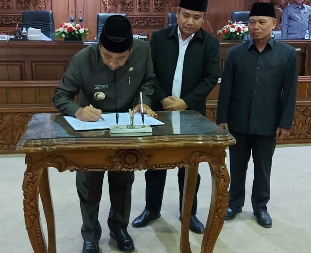 RAPAT PARIPURNA PERSETUJUAN RAPERDA  PERTANGGUNGJAWABAN PELAKSANAAN APBD TAHUN 2023