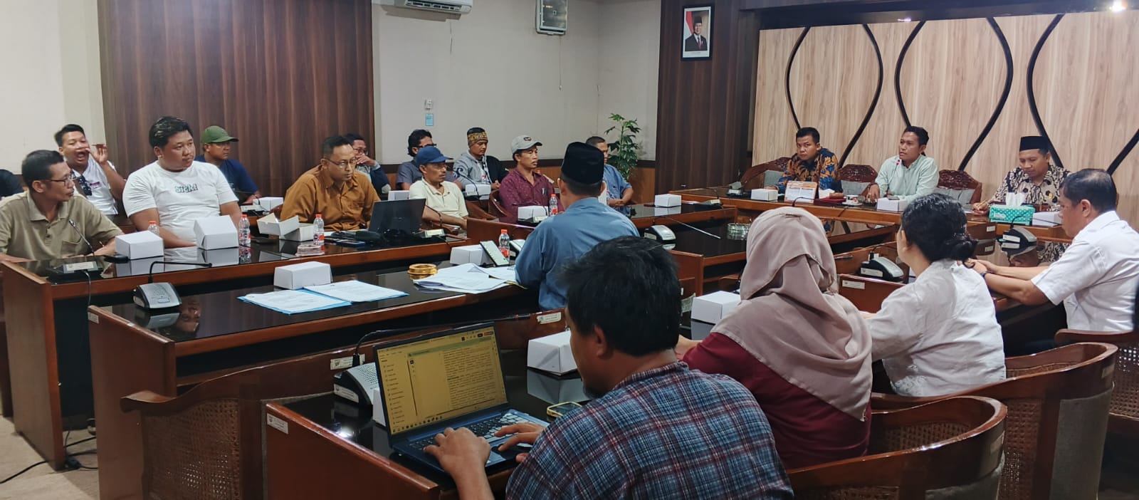 Komisi II Terima Audiensi Pedagang BBM Eceran