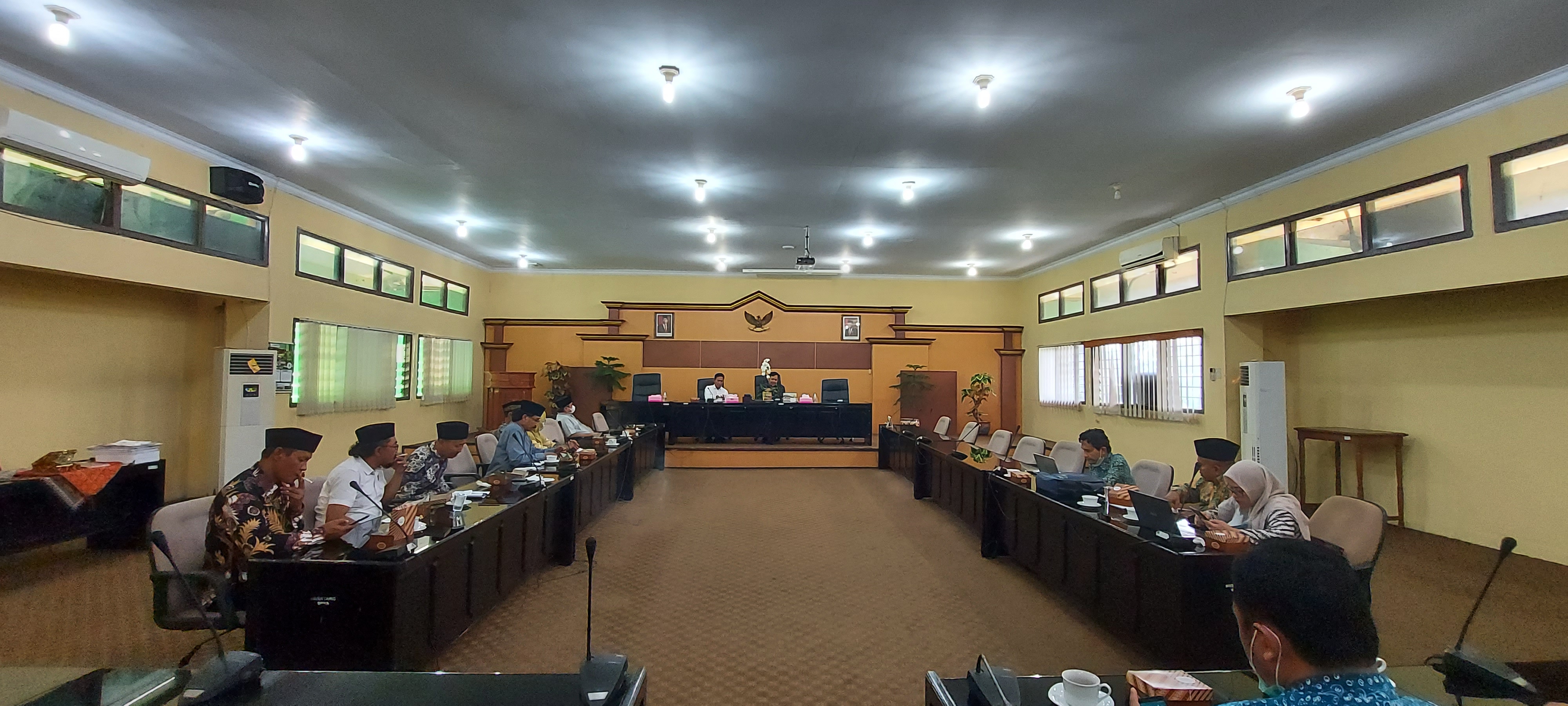 REVITALISASI FUNGSI PESANTREN MELALUI PERDA FASILITASI PESANTREN