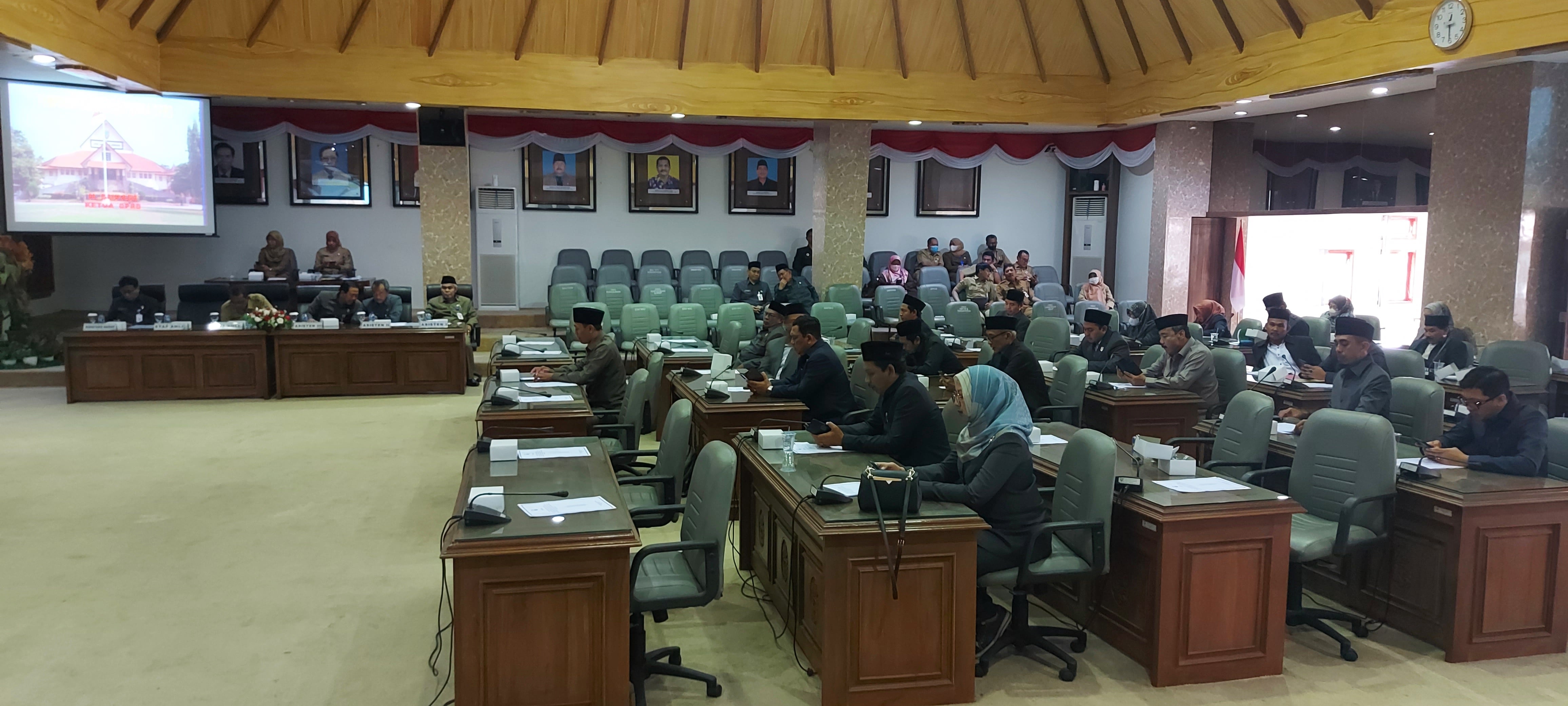 RAPAT PARIPURNA PERSETUJUAN RANCANGAN ANGGARAN PENDAPATAN DAN BELANJA DAERAH KABUPATEN REMBANG TAHUN 2023