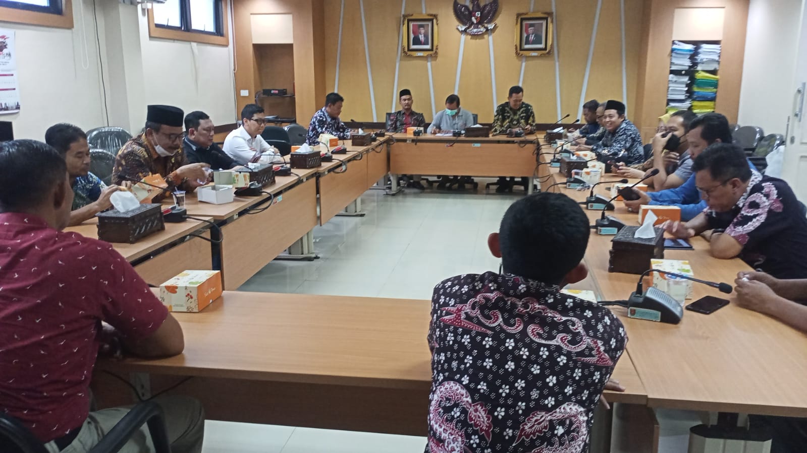 KUNJUNGAN KERJA PIMPINAN DAN ANGGOTA KOMISI II DPRD KABUPATEN REMBANG DI DPRD KOTA SEMARANG