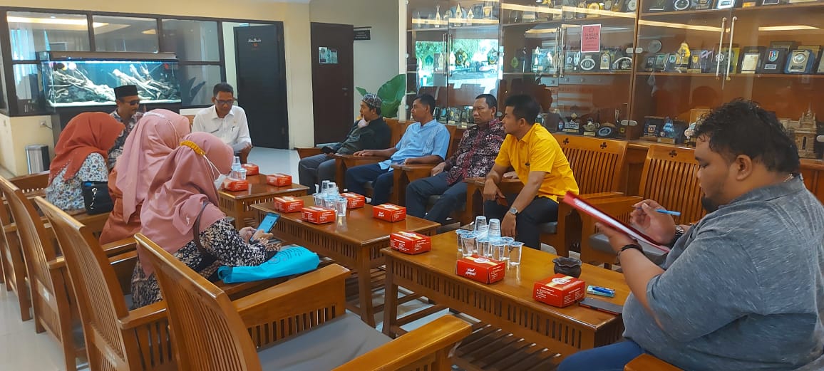 KUNJUNGAN KERJA WAKIL PIMPINAN DAN ANGGOTA KOMISI IV DPRD KABUPATEN REMBANG DI DPRD KABUPATEN SIDOARJO